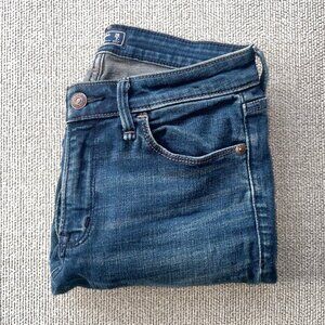 Abercrombie and Fitch Mid Rise Skinny Ankle Size 26/2 short Jeans